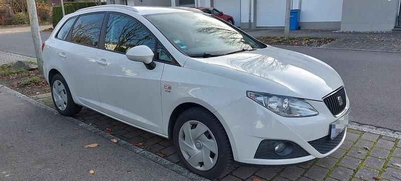 Weiß Gebraucht 2011 Seat Ibiza ST Ecomotive Kombi | 3.000 € (Fairer Preis) - Bild 1/4
