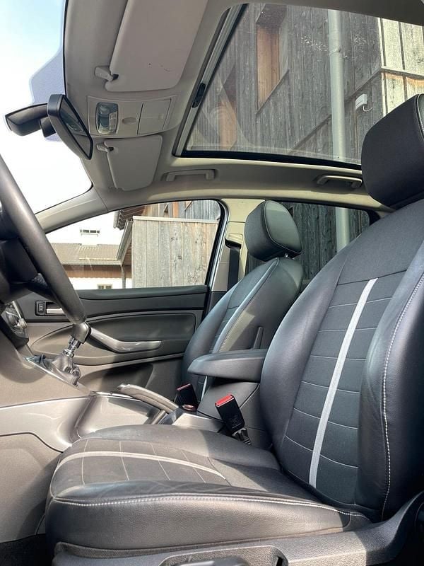 Gebraucht Ford Kuga 140 PS (102 kW) 2011 Schwarz SUV