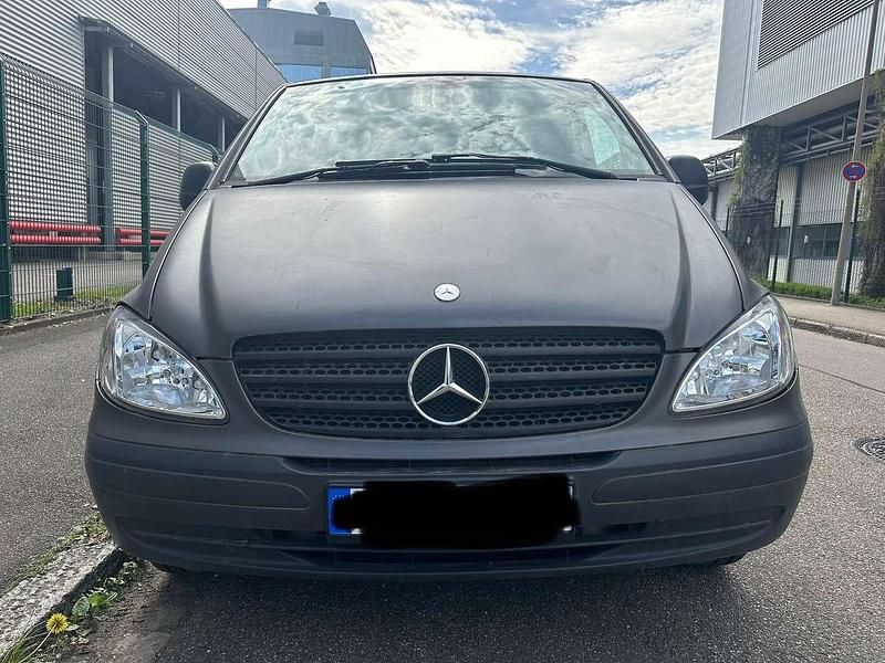 Second-hand Mercedes Vito 88 CP (64 kW) 2005 Negru Van
