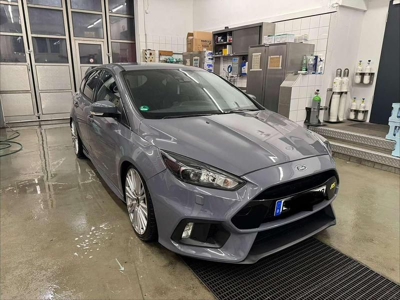 Używany Ford Focus S 349 KM (256 kW) 2016 Szary Sedan/Limuzyna