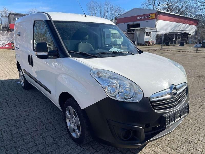 Gebraucht Opel Combo 95 PS (69 kW) 2014 Weiß Van / Kleinbus