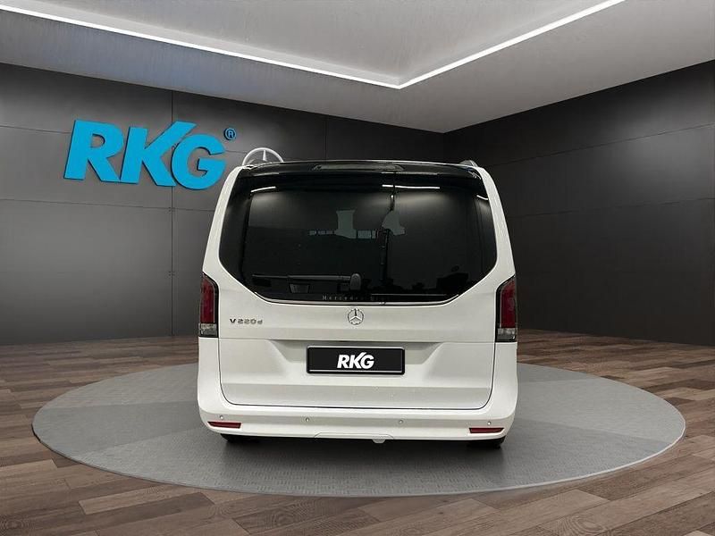 Gebraucht Mercedes V220 Style 163 PS (119 kW) 2025 Weiß Van / Kleinbus