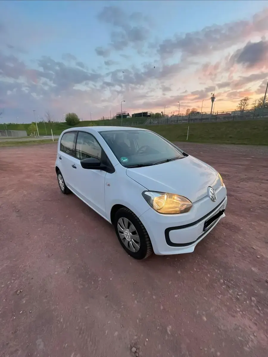 Second-hand VW up! 68 CP (50 kW) 2013 Albastru Hatchback