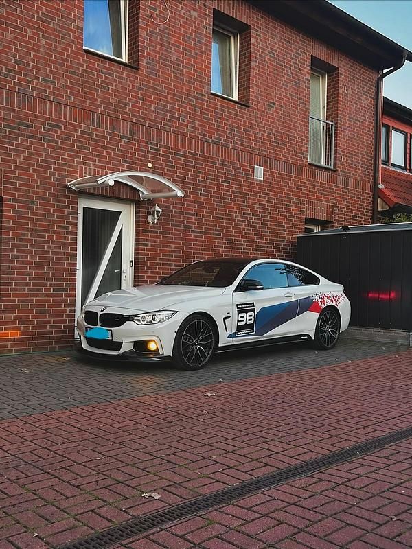 Weiß Gebraucht 2015 BMW 435 Performance Coupé | 32.000 € (Etwas zu teuer) - Bild 1/4