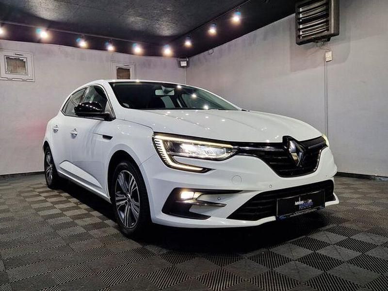 Gebraucht Renault Mégane IV Equilibre 116 PS (85 kW) 2023 Weiß Limousine