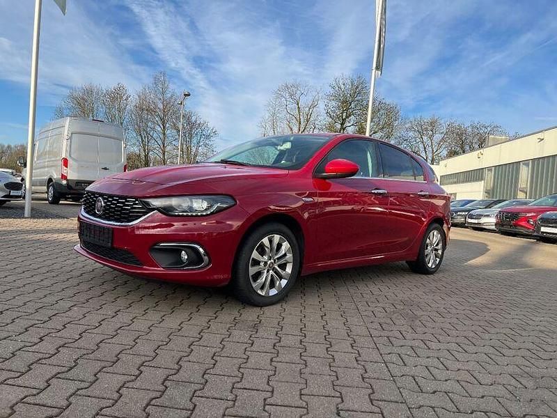 Rot metallic Gebraucht 2020 Fiat Tipo Lounge Kleinwagen | 11.990 € (Fairer Preis) - Bild 1/4