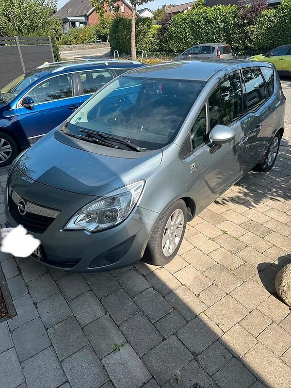 Silber Gebraucht 2013 Opel Meriva Van / Kleinbus | 5.000 € (Fairer Preis) - Bild 1/4