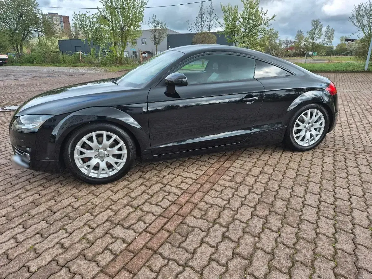 Second-hand Audi TT Design 160 CP (117 kW) 2012 Negru Coupe