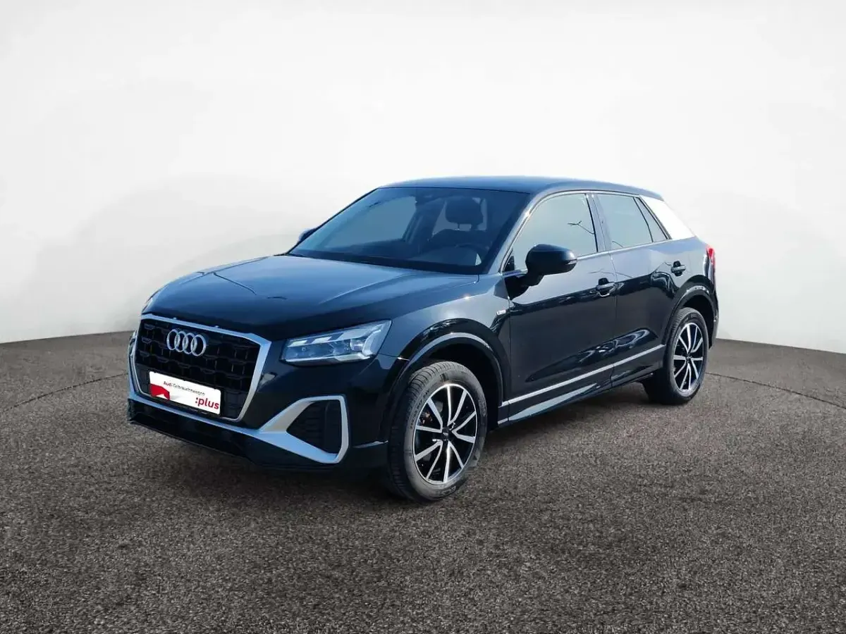 Gebraucht Audi Q2 S-Line 110 PS (80 kW) 2021 Mythosschwarz metallic SUV