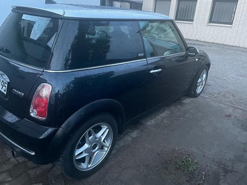Usata Mini Cooper 116 CV (85 kW) 2006 Nero Utilitaria