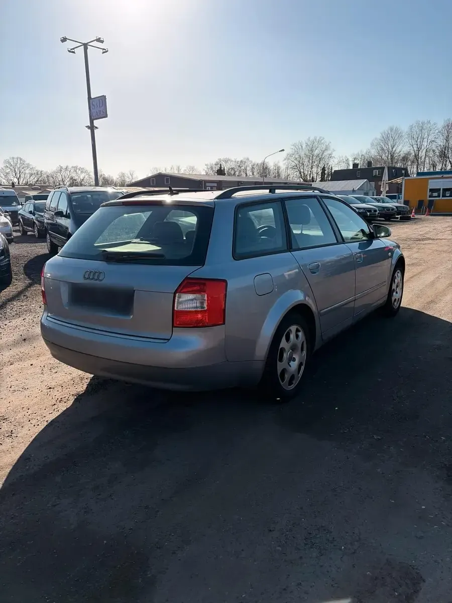 Gebraucht Audi A4 105 PS (77 kW) 2003 Blau Kombi