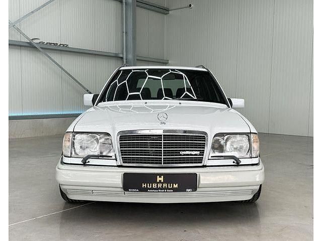 Second-hand Mercedes E300 275 CP (202 kW) 1991 Alb Break
