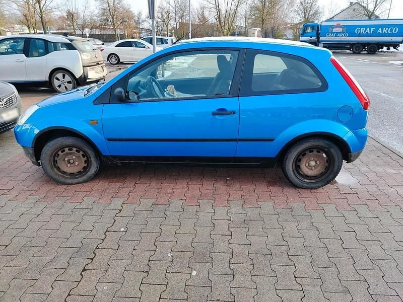 Gebraucht Ford Fiesta 68 PS (50 kW) 2004 Blau Kleinwagen
