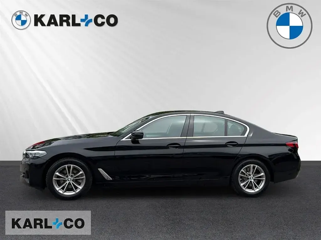 Gebraucht BMW 520 Sport Line 190 PS (139 kW) 2023 Schwarz Limousine
