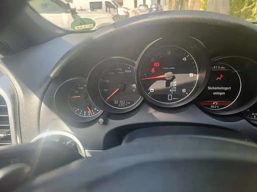 Gebraucht Porsche Cayenne 241 PS (177 kW) 2010 Schwarz SUV