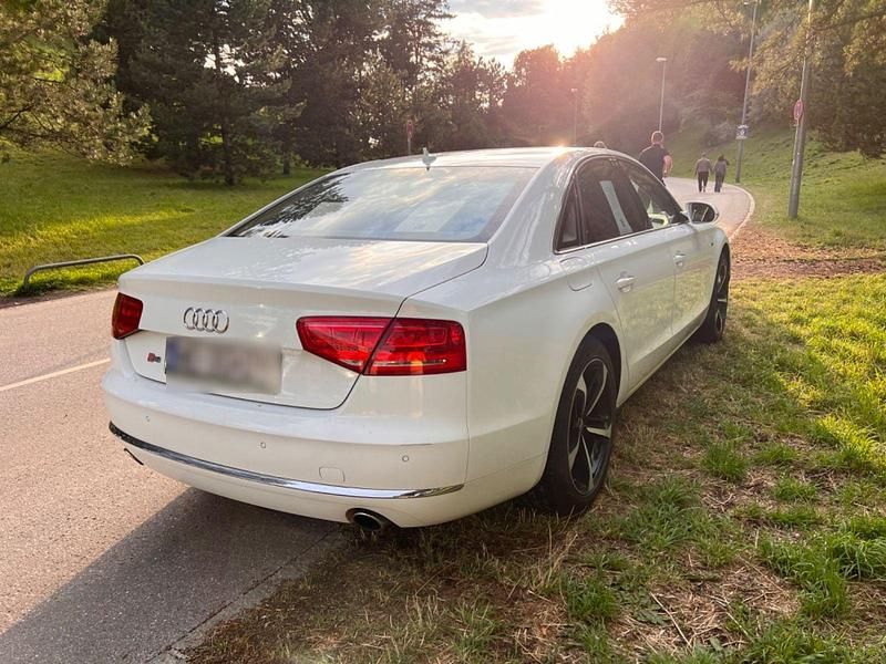 Second-hand Audi A8 Ambiente 351 CP (258 kW) 2011 Alb Berlinǎ