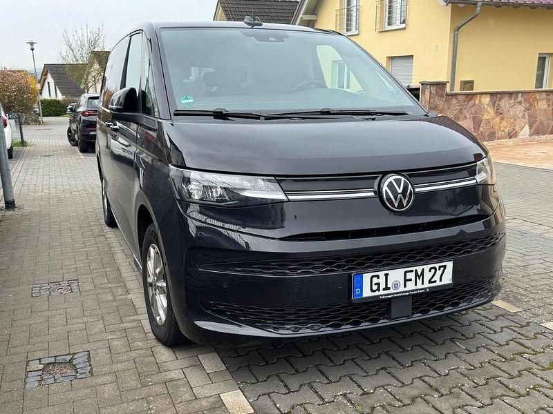Gebraucht VW Multivan 150 PS (110 kW) 2024 Schwarz Van
