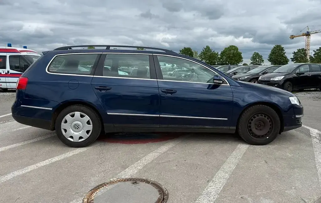Gebraucht VW Passat Comfortline 140 PS (102 kW) 2010 Blau Kombi