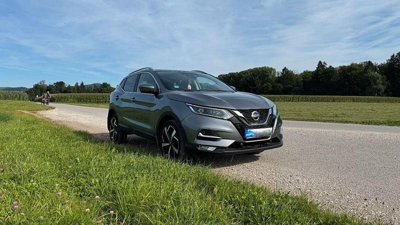 Grau Gebraucht 2020 Nissan Qashqai N-TEC SUV | 20.900 € (Fairer Preis) - Bild 1/4