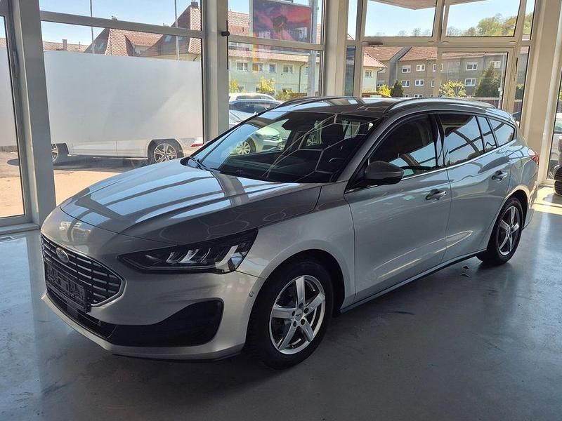 Używany Ford Focus Titanium 116 KM (85 kW) 2023 Srebrny Sedan/Limuzyna