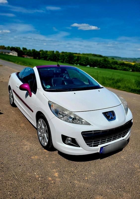 Weiß Gebraucht 2011 Peugeot 207 CC Cabrio | 2.900 € (Fairer Preis) - Bild 1/4