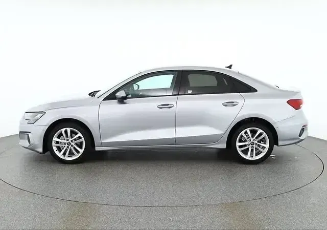 Gebraucht Audi A3 Ambiente 110 PS (80 kW) 2022 Andere Limousine