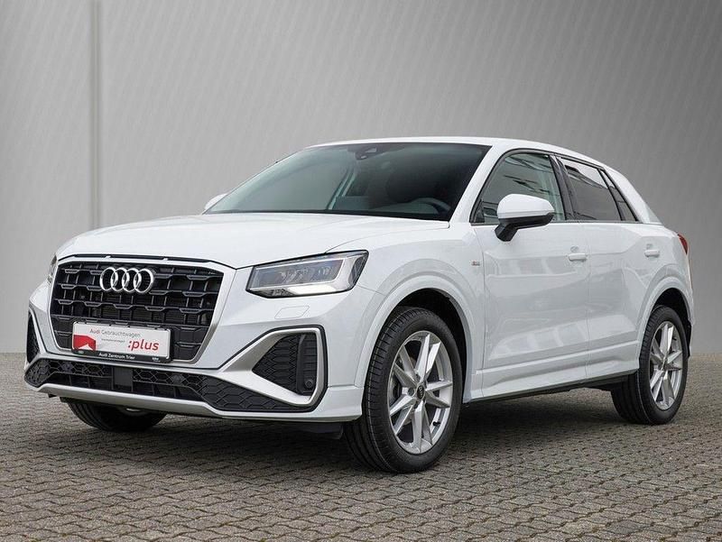 Gebraucht Audi Q2 S-Line 150 PS (110 kW) 2025 Gletscherweiß metallic SUV