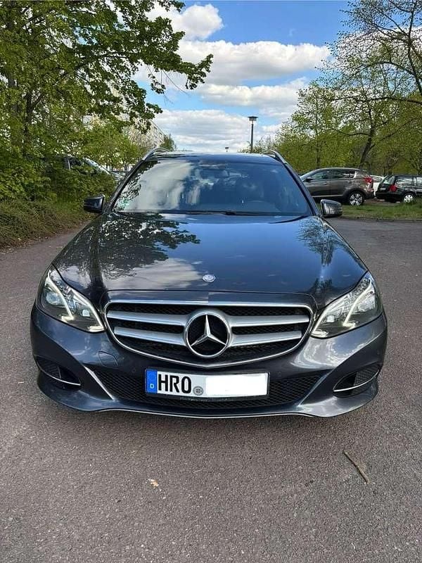 Grau Gebraucht 2015 Mercedes E250 Kombi | 13.000 € (Guter Preis) - Bild 1/4