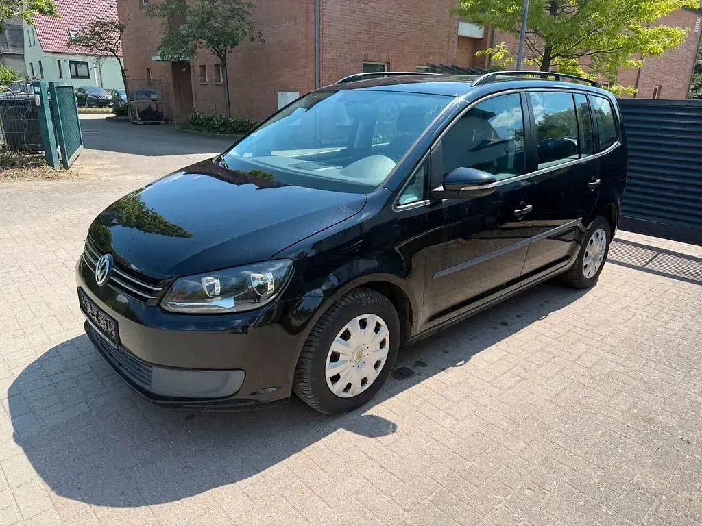Usata VW Touran Trendline 105 CV (77 kW) 2011 Nero Monovolume