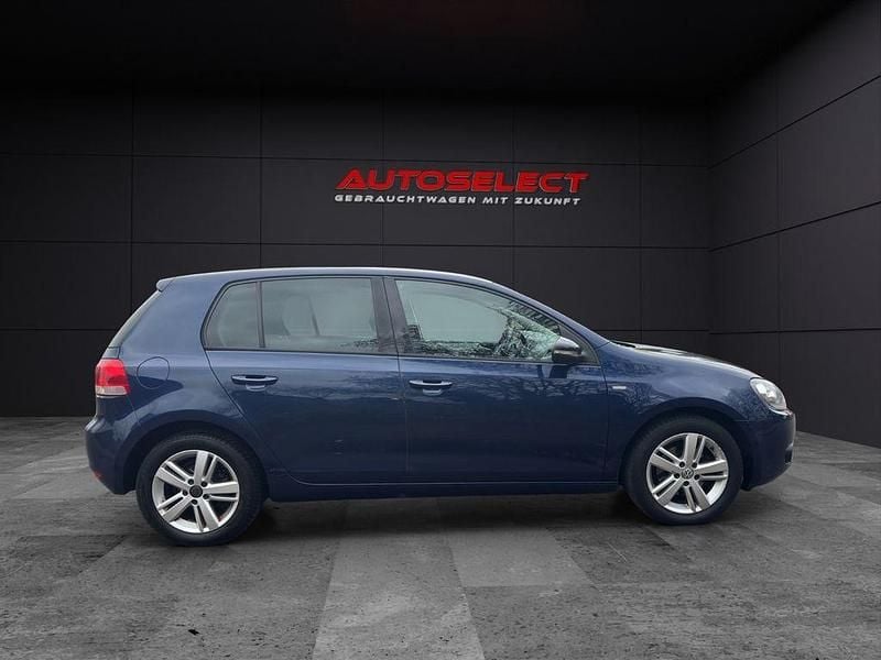 Gebraucht VW Golf VI Match 86 PS (63 kW) 2012 Blau Kleinwagen