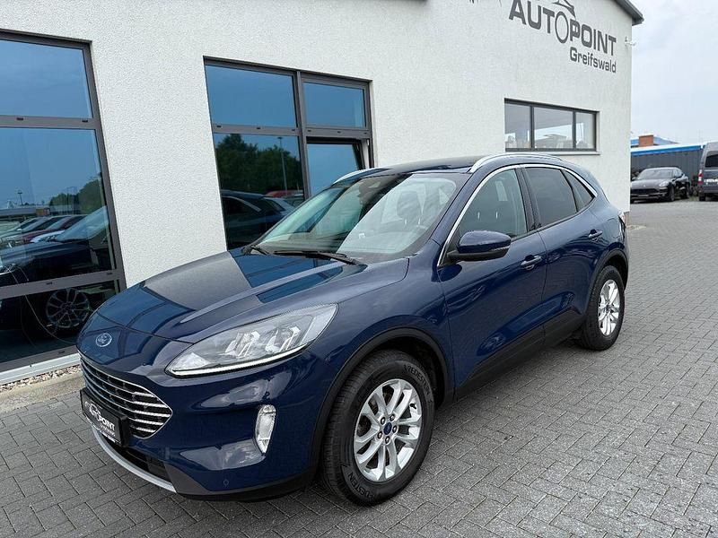 Blau Gebraucht 2022 Ford Kuga Titanium SUV | 24.990 € (Etwas zu teuer) - Bild 1/4