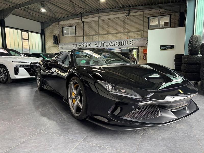 Gebraucht Ferrari F8 721 PS (530 kW) 2021 Schwarz Cabrio