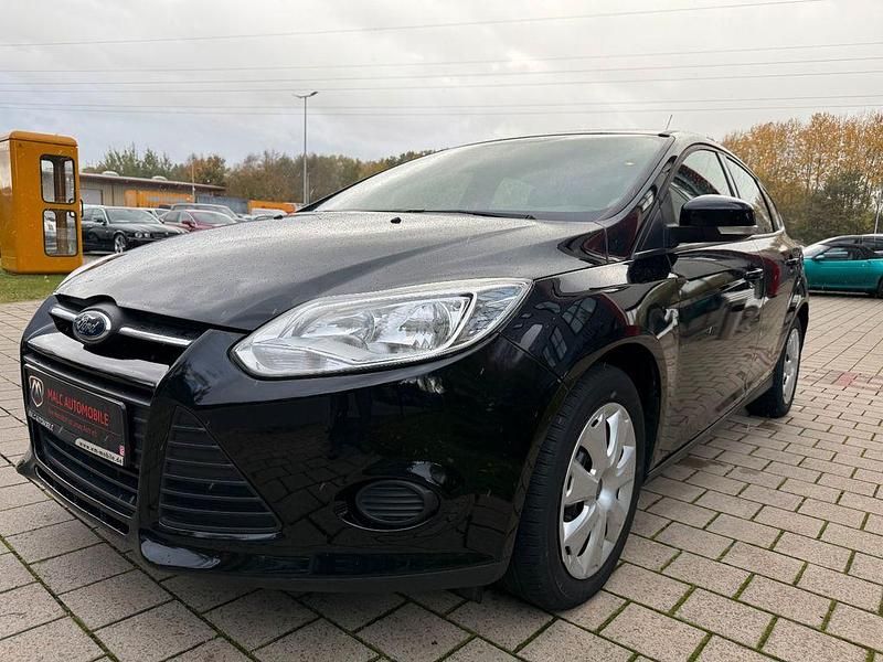 Gebraucht Ford Focus Trend 105 PS (77 kW) 2013 Schwarz Limousine