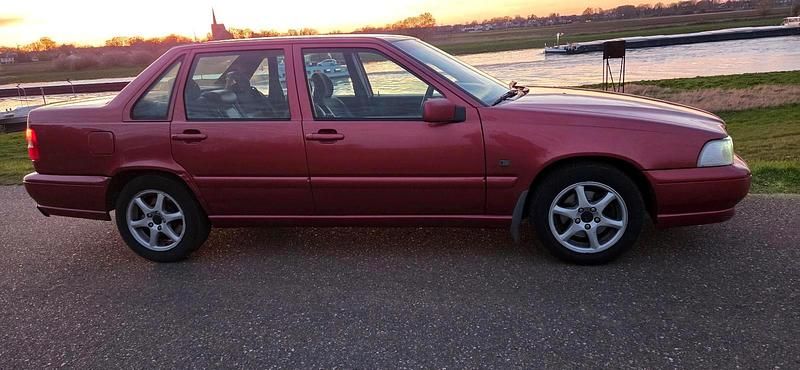 Gebraucht Volvo S70 144 PS (105 kW) 1998 Rot Limousine