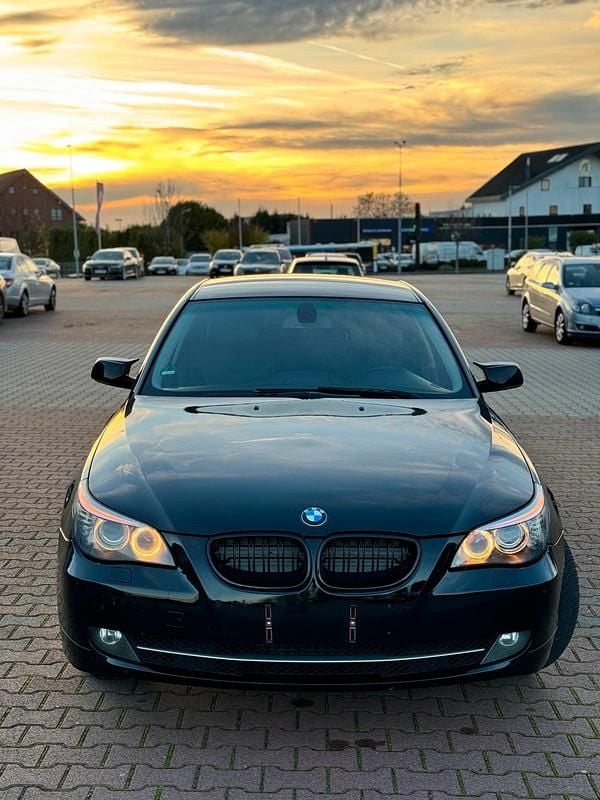 Gebraucht BMW 525 200 PS (147 kW) 2008 Schwarz Limousine
