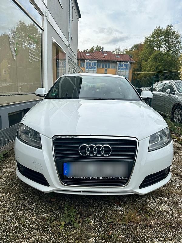 Weiß Gebraucht 2009 Audi A3 S-Line Limousine | 5.690 € (Fairer Preis) - Bild 1/4