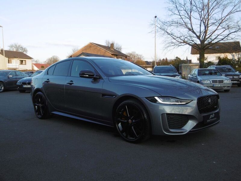 Gebraucht Jaguar XE R-Dynamic 204 PS (150 kW) 2023 Eiger grey Limousine