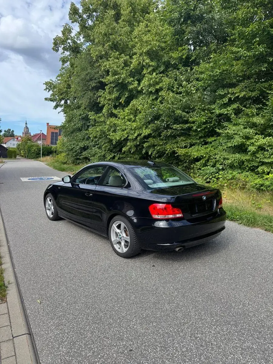 Gebraucht BMW 118 Coupé Sport Line 143 PS (105 kW) 2011 Schwarz Coupé
