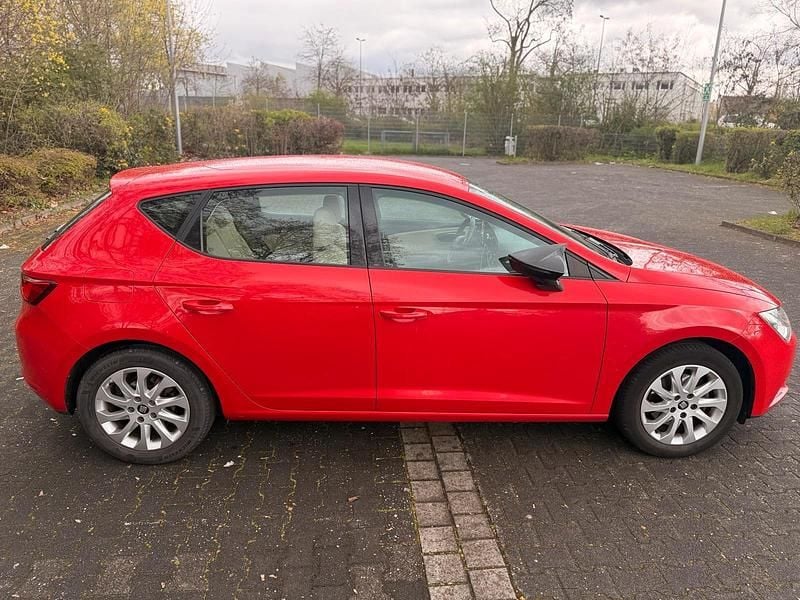 Gebraucht Seat Leon 125 PS (91 kW) 2015 Rot Limousine