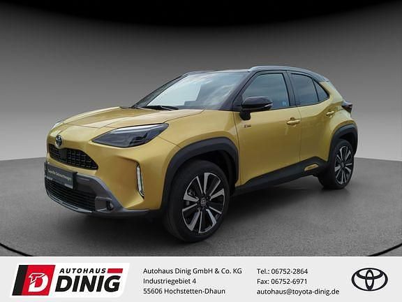 Brass gold metallic (5c2)/ black (202) (metallic) Gebraucht 2022 Toyota Yaris Hybrid Edition SUV | 24.495 € (Fairer Preis) - Bild 1/4