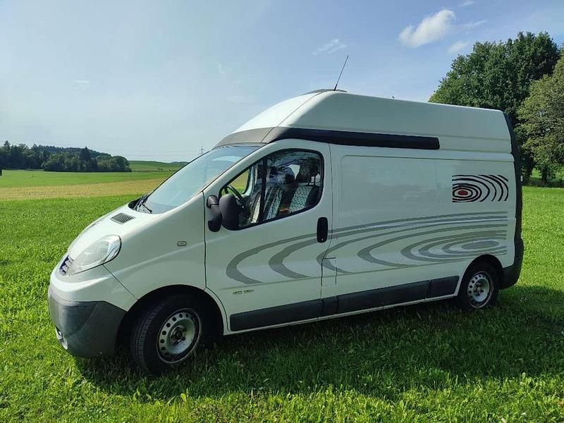 Weiß Gebraucht 2009 Renault Trafic Van / Kleinbus | 15.500 € - Bild 1/4