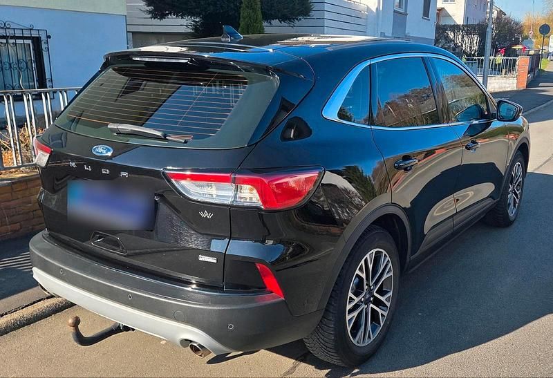 Gebraucht Ford Kuga Titanium 224 PS (164 kW) 2020 Schwarz SUV