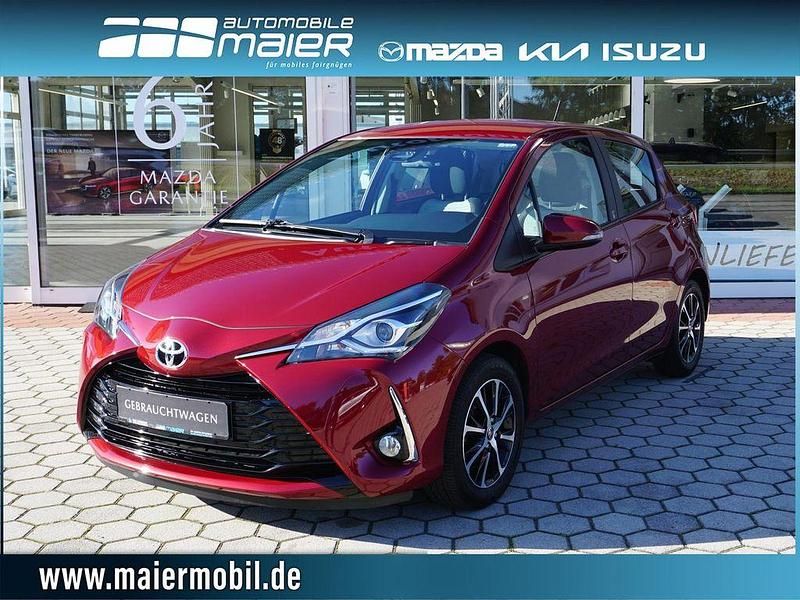 Rot Gebraucht 2018 Toyota Yaris Team Limousine | 13.950 € (Etwas zu teuer) - Bild 1/4