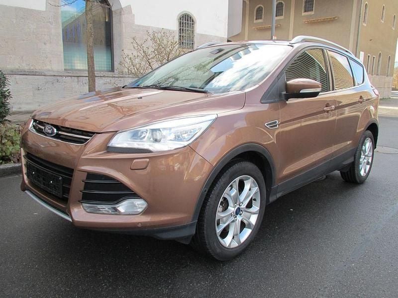 Gebraucht Ford Kuga Titanium 163 PS (119 kW) 2013 Braun SUV