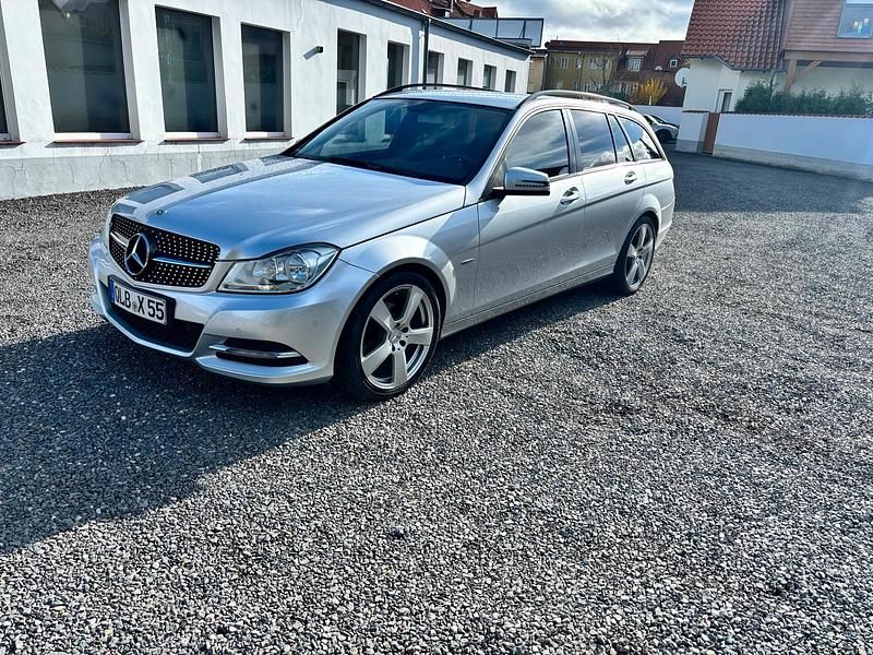 Gebraucht Mercedes C180 180 PS (132 kW) 2012 Silber Kombi