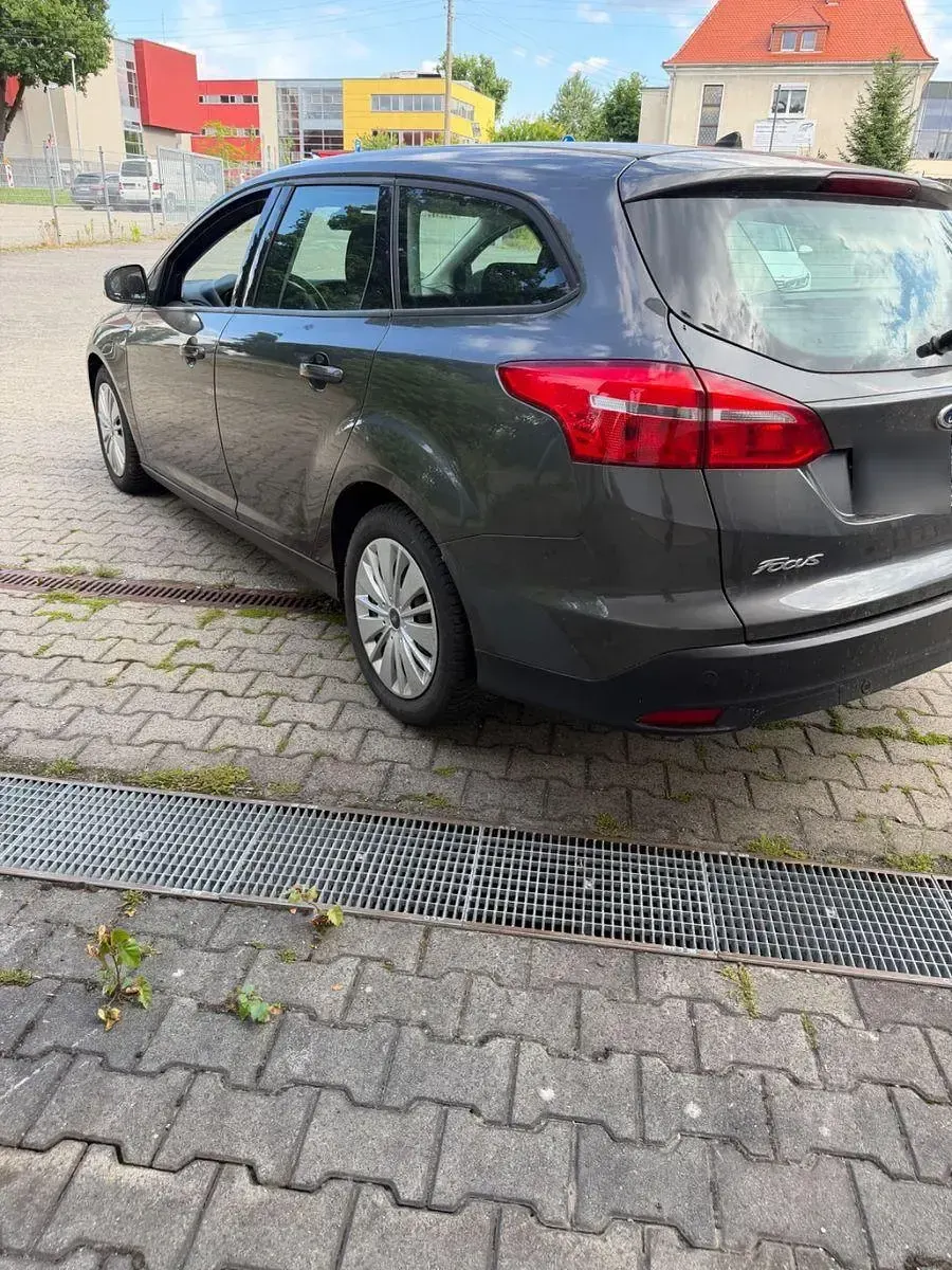 Gebraucht Ford Focus Business Edition 116 PS (85 kW) 2016 Braun Kombi