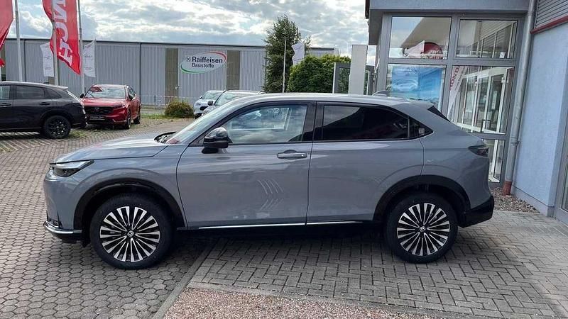 Neu Honda e:Ny1 150 kW (204 PS) 2026 Grau SUV
