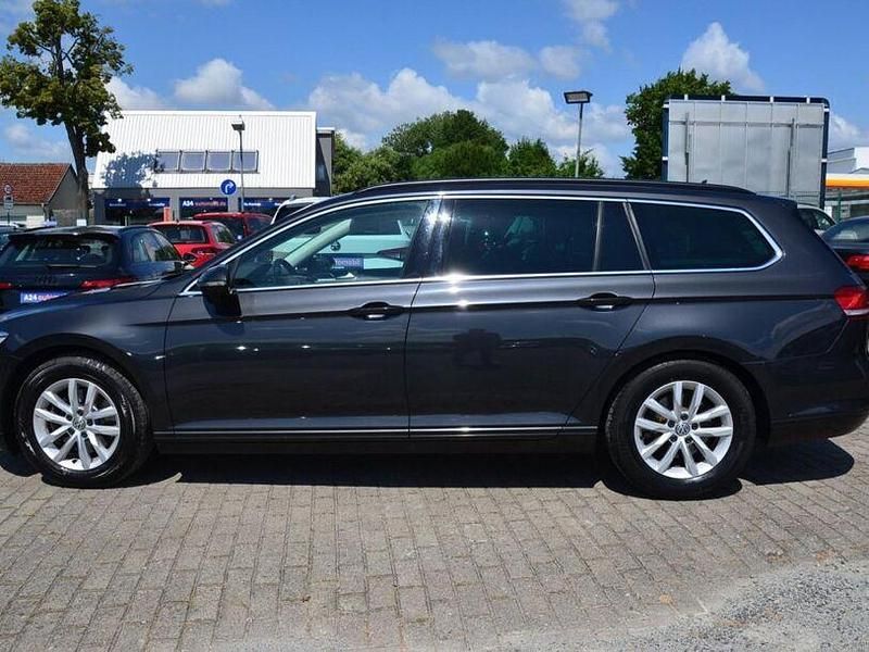 Gebraucht VW Passat Comfortline 150 PS (110 kW) 2019 Grau Kombi