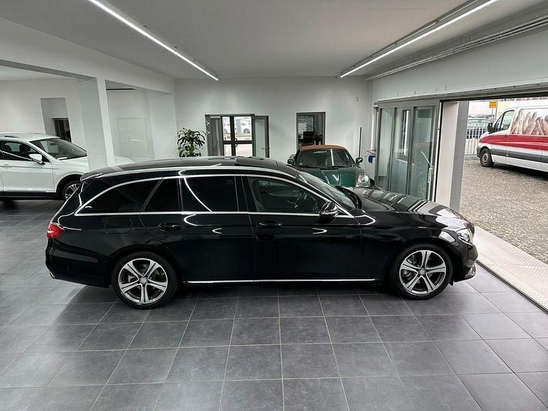 Gebraucht Mercedes E200 184 PS (135 kW) 2017 Schwarz Limousine