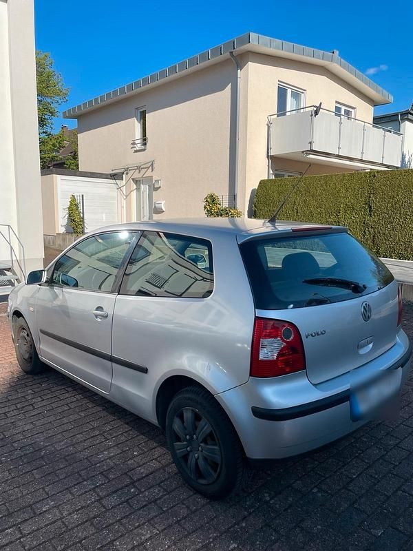 Used VW Polo 75 HP (55 kW) 2003 Silver Hatchback